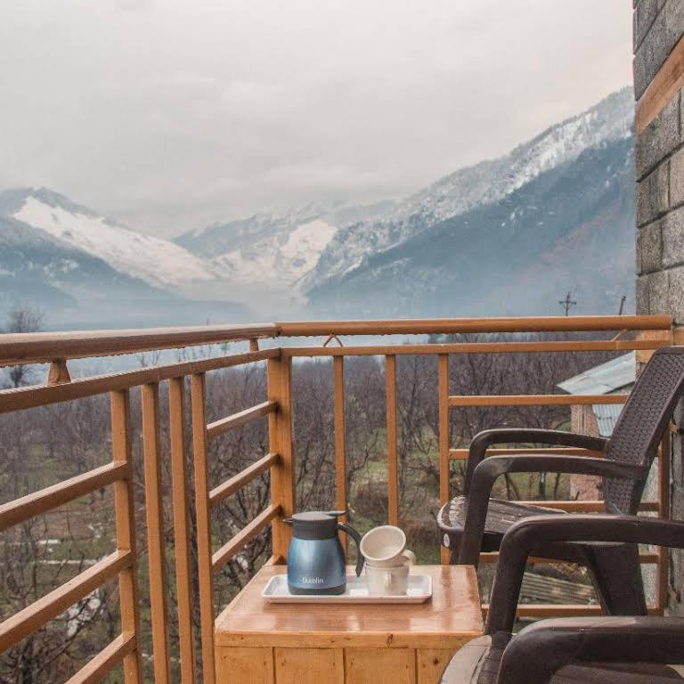 Himalayan Woods 3*